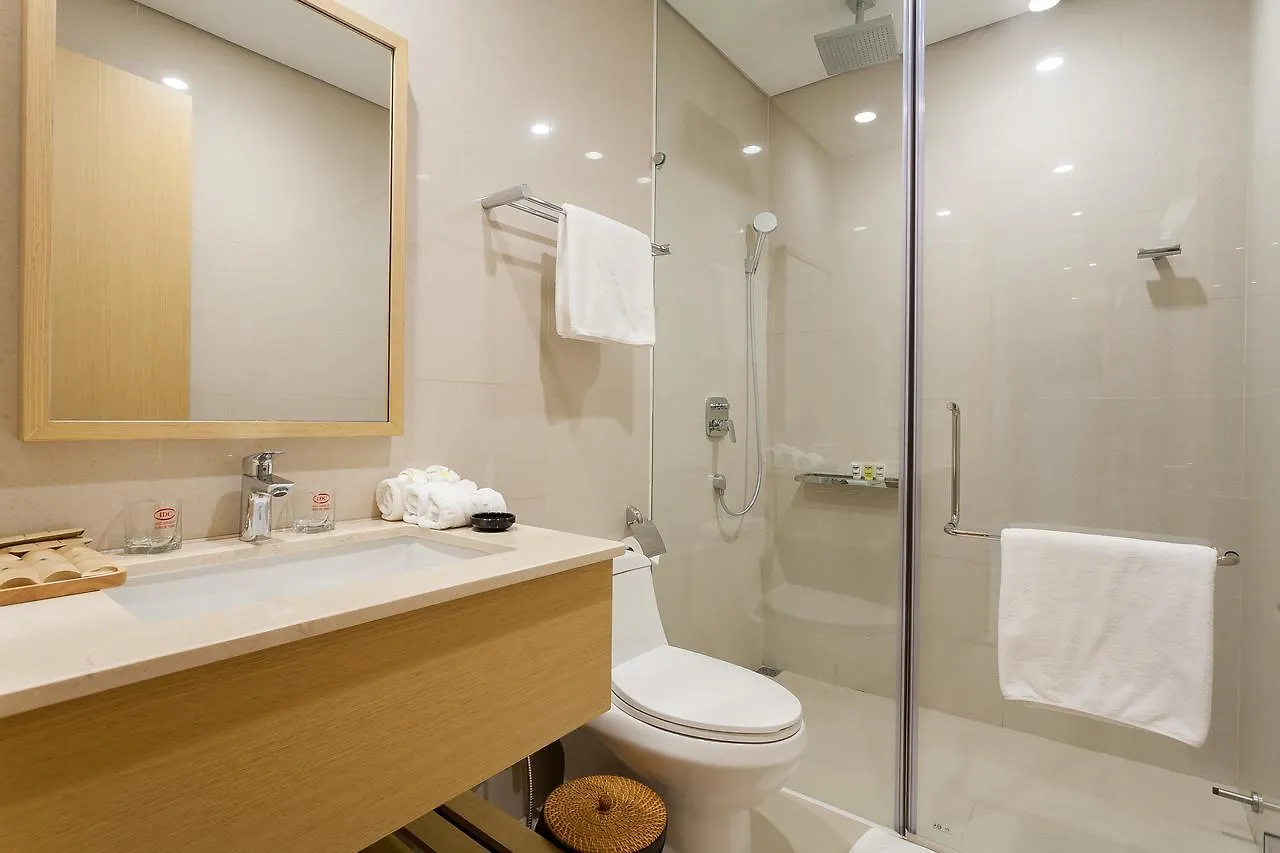 The Ocean Apartment Idcwh B302 Danang 0*,